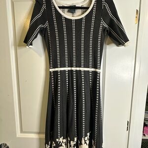 Gabby Skye Black and White Midi Dress